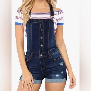 Almost Famous Size S - Denim Overall Shorts